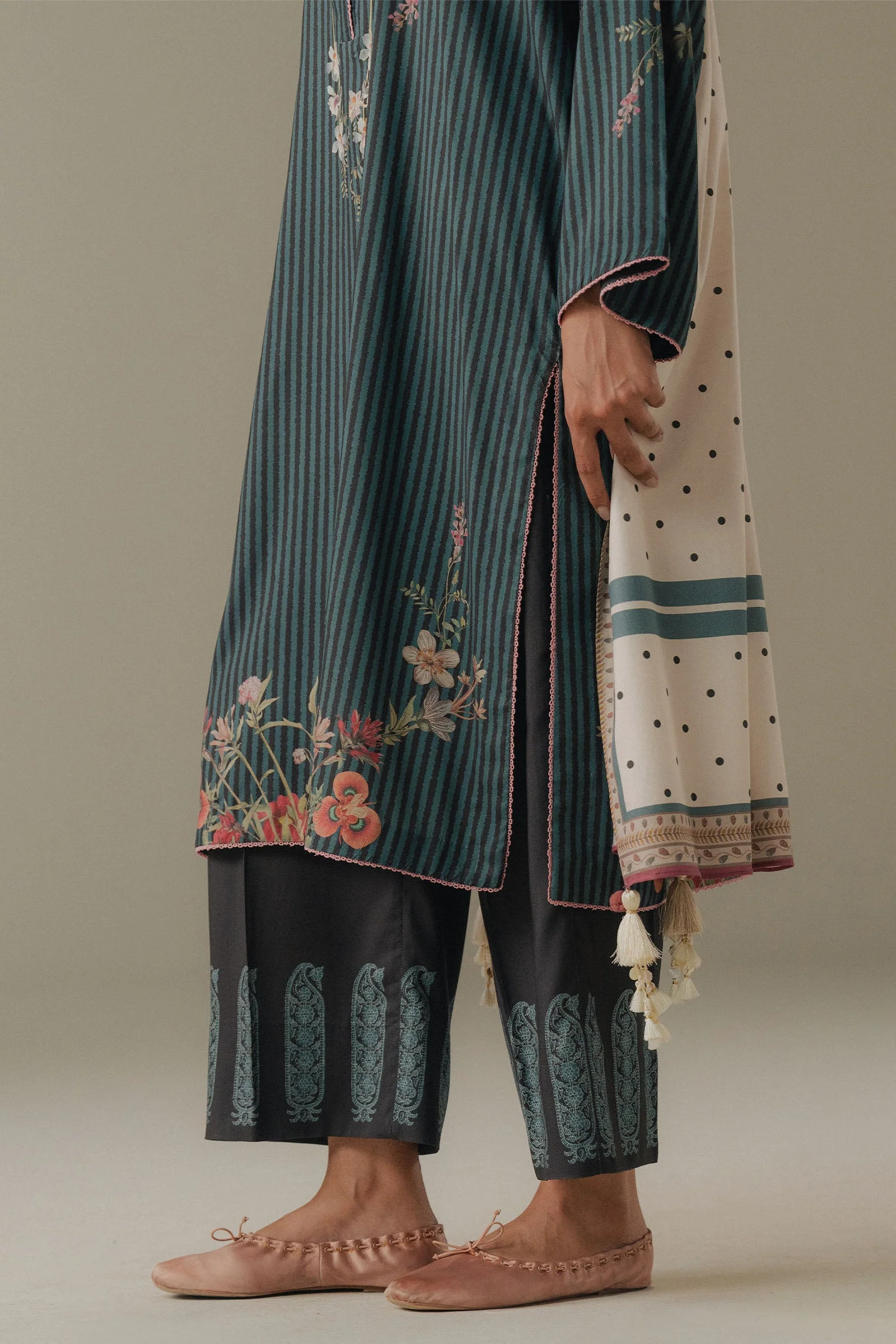 Amber Days-1B - Image 5