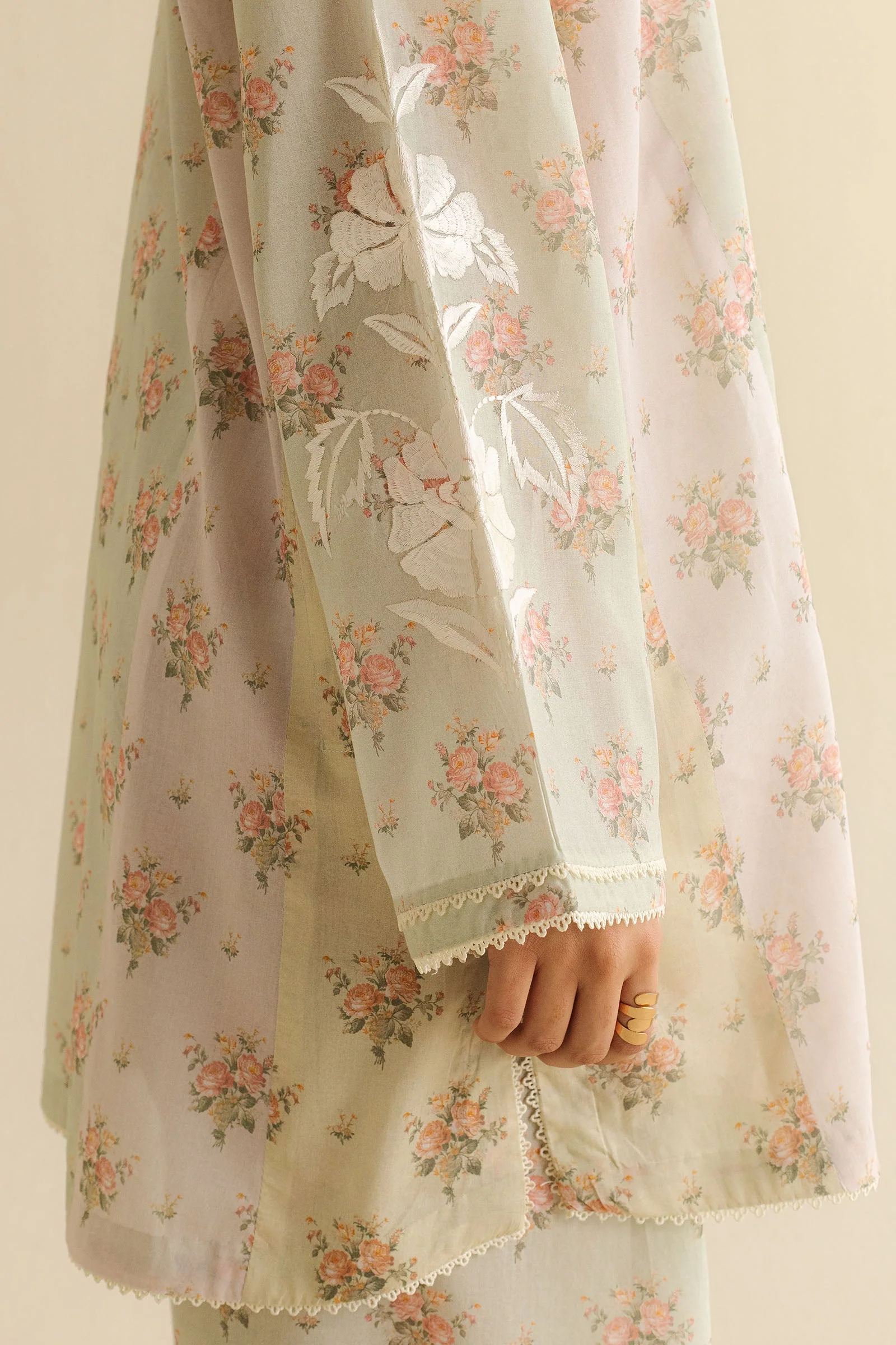 CR25B0432 - Image 2