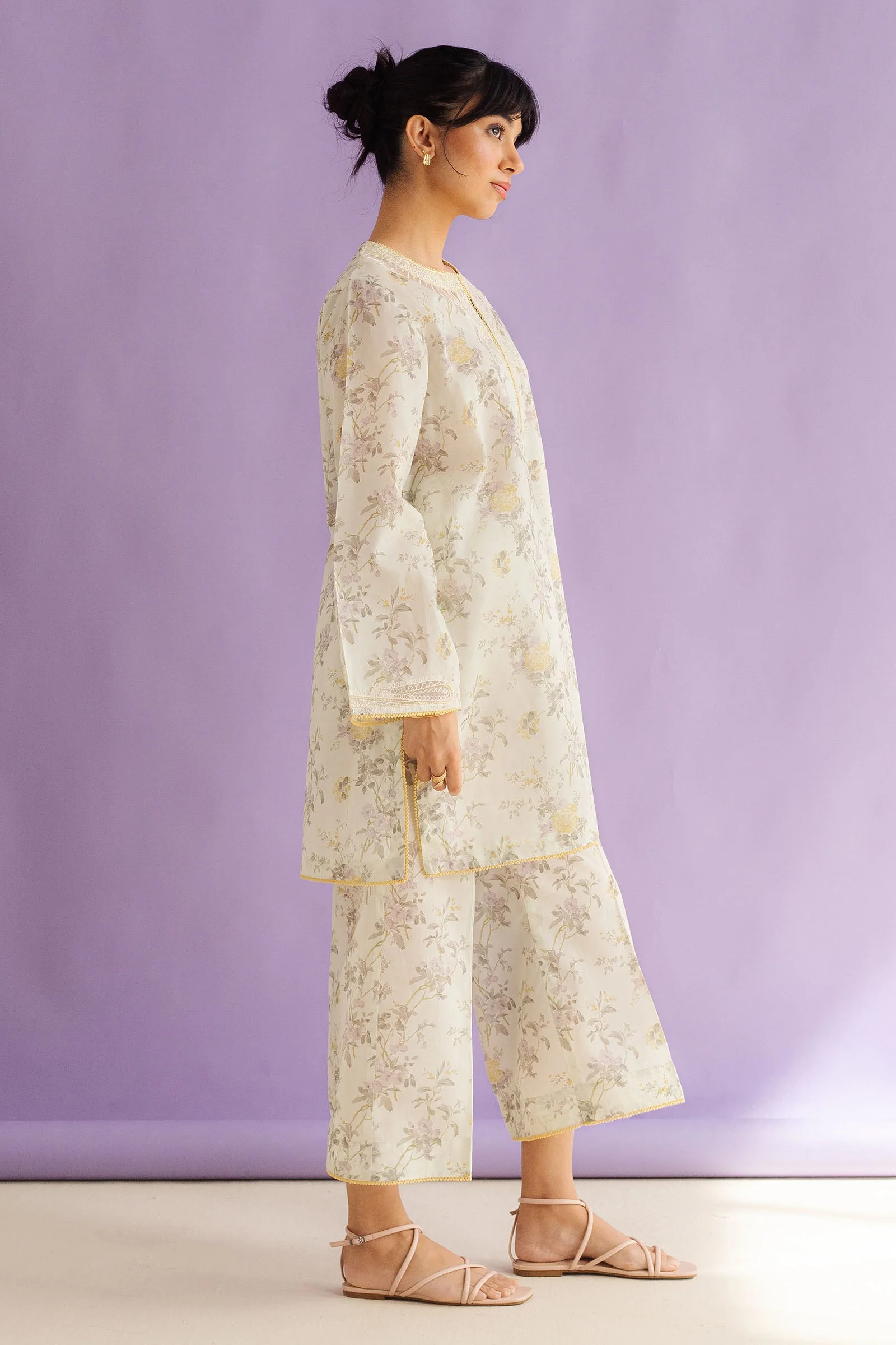 CR25B0434 - Image 3
