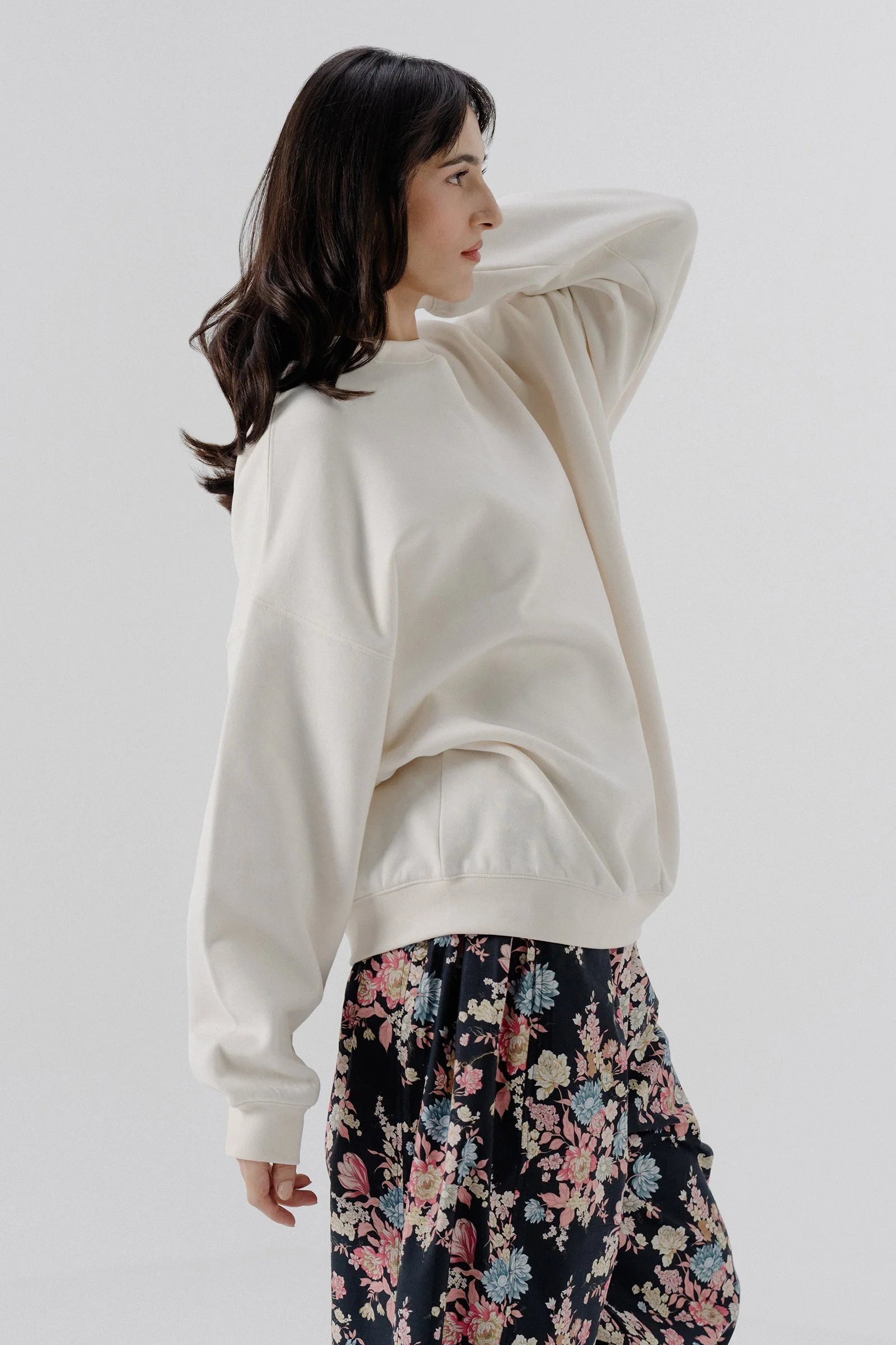 Soft Oversized SweatShirt - Off-White - Image 5
