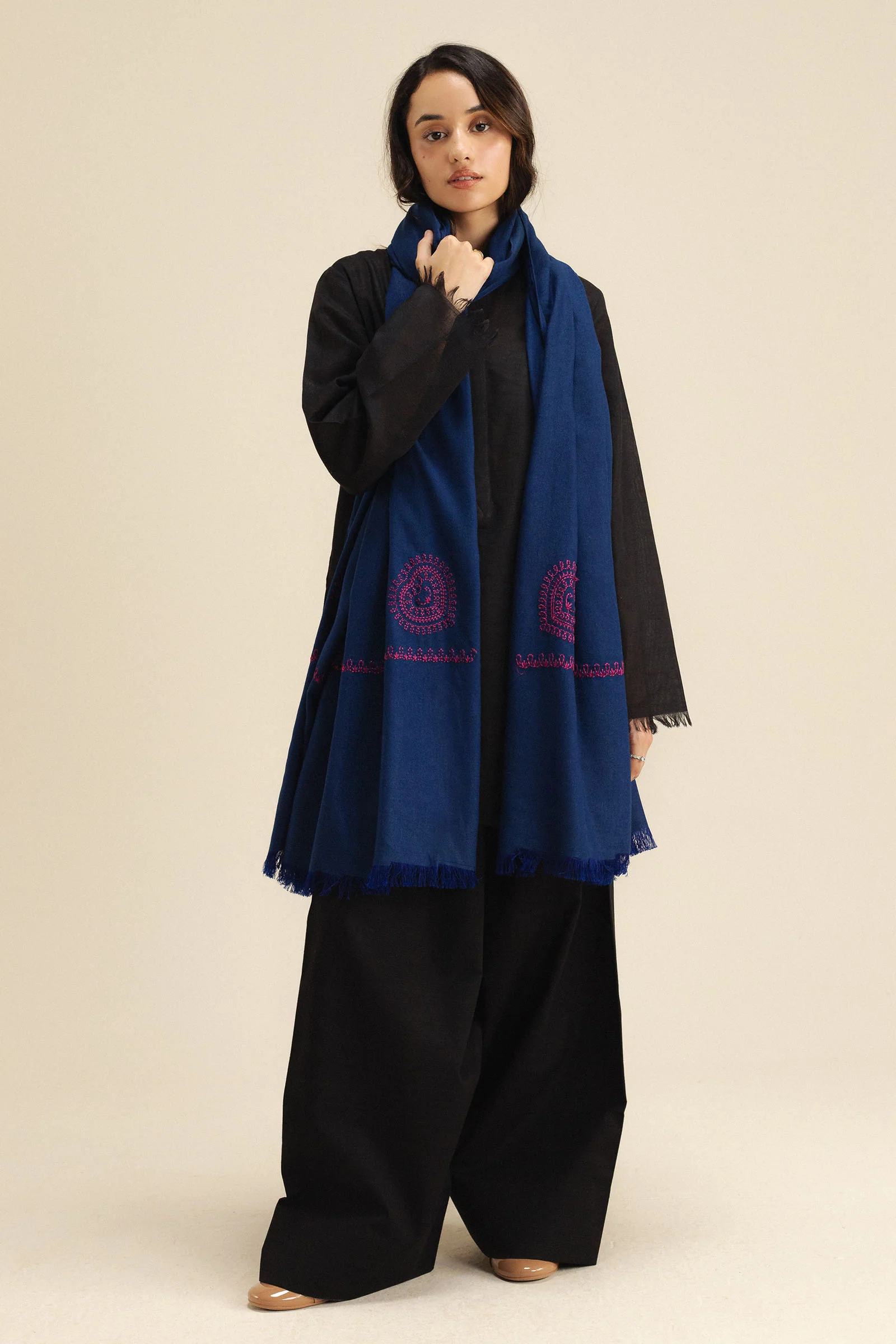 Heart Eyes (Shawl) - Image 2