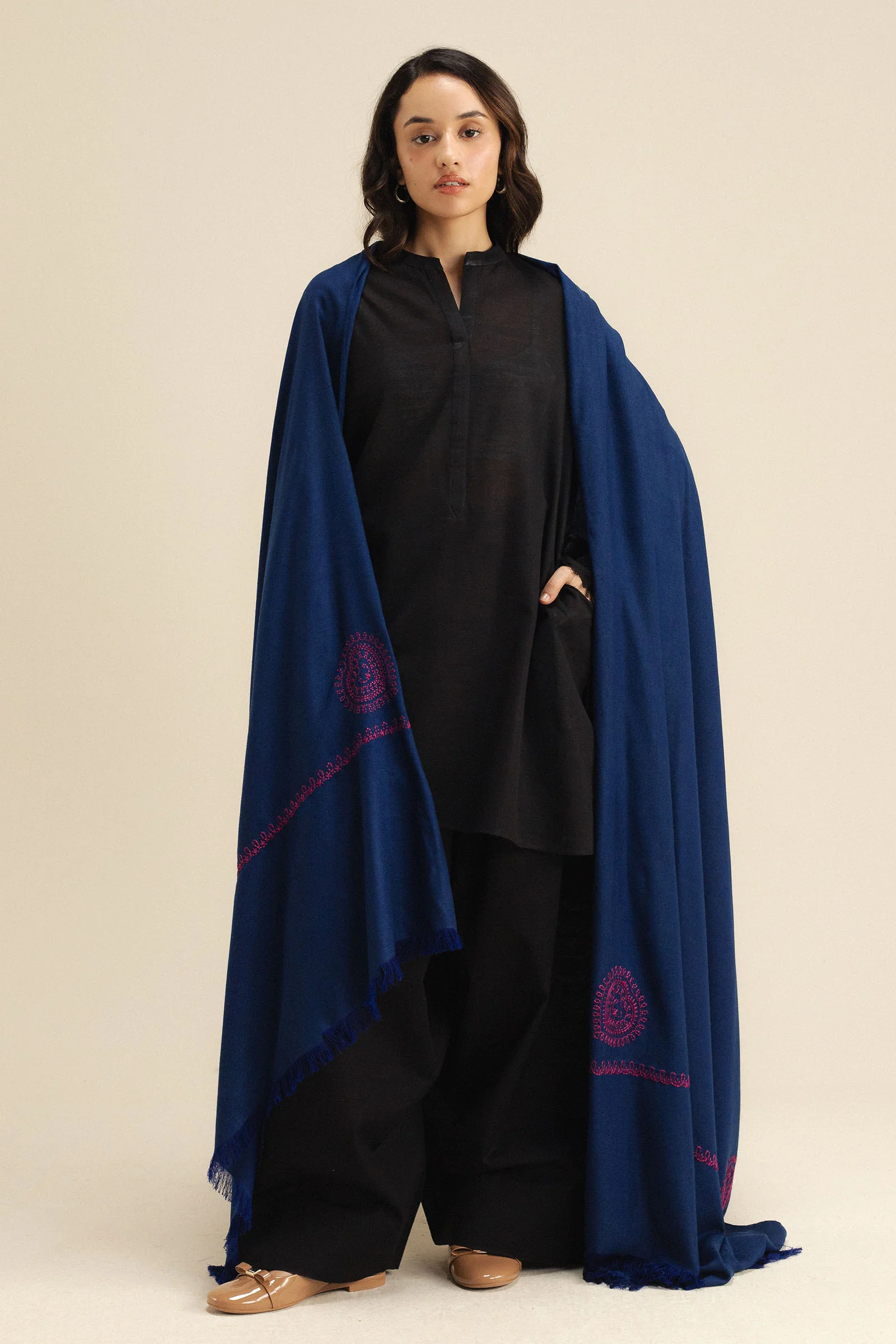 Heart Eyes (Shawl) - Image 4