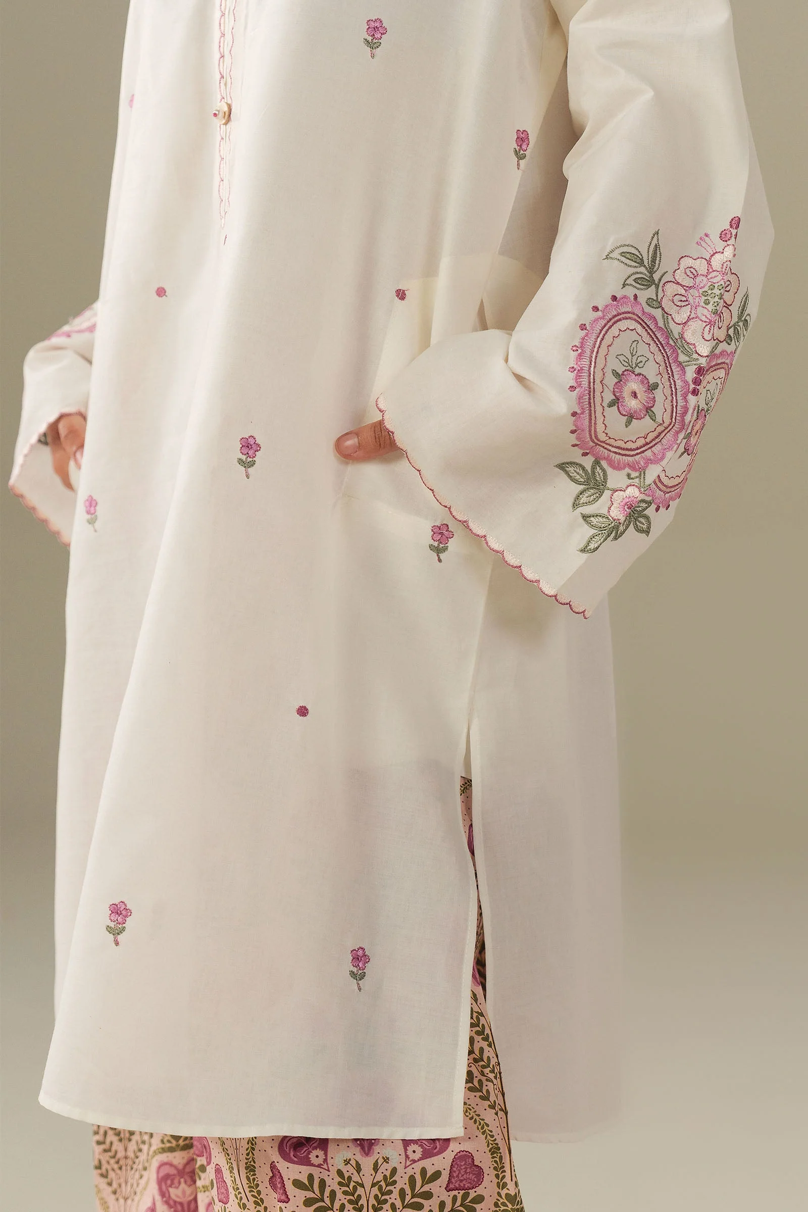 OFFBEAT IVORY - Image 4